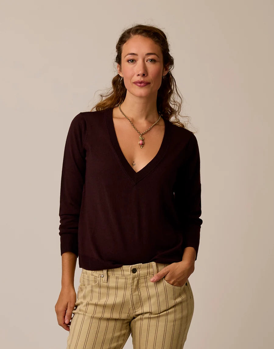 CARVE JULIET V-NECK SWEATER