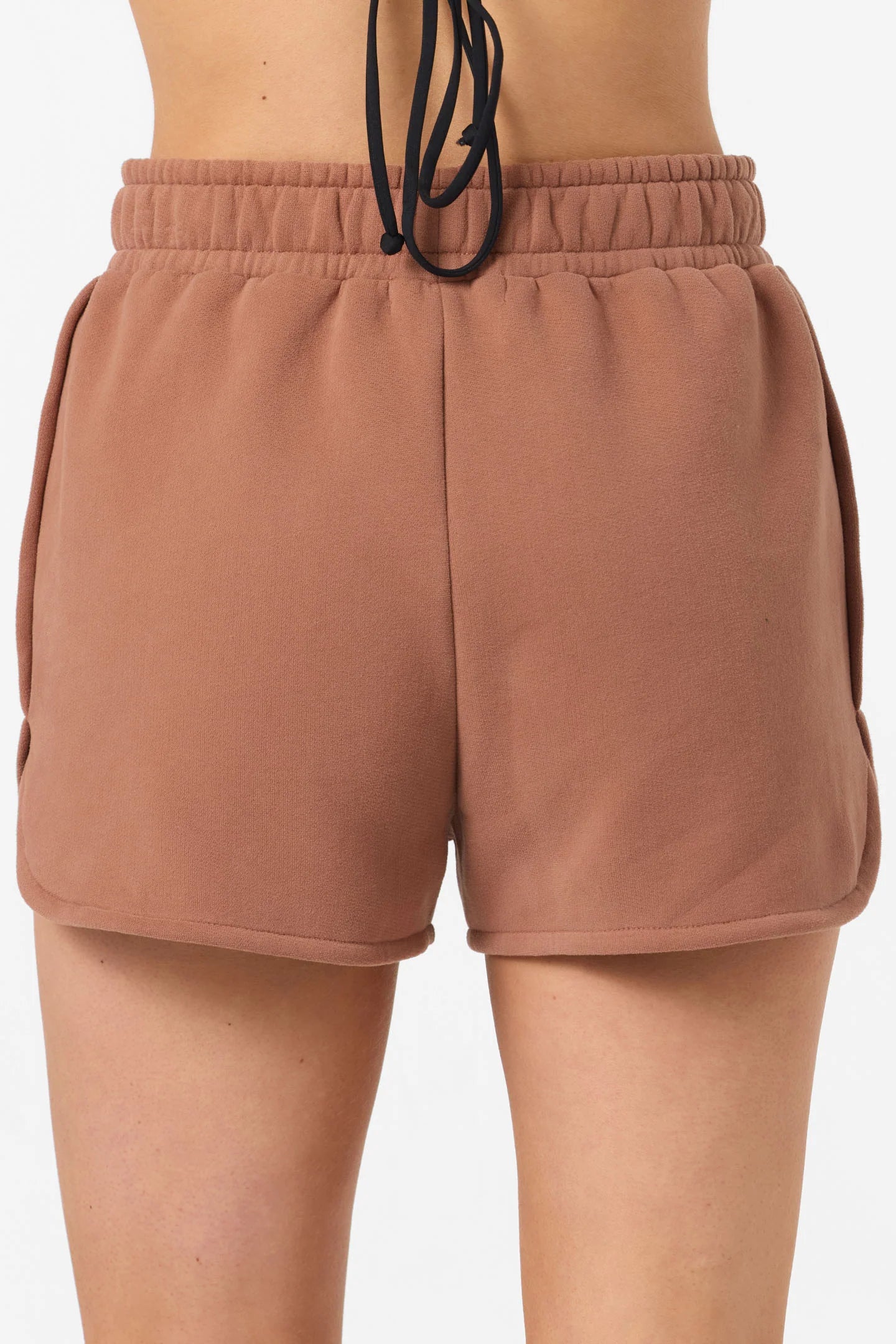 CHORE BREAK SCALLOP SHORTS