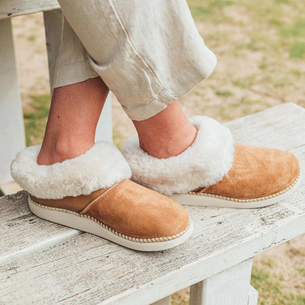 OLUKAI KU'I WOMEN'S SLIPPERS - Cottage Toys - Peterborough - Ontario - Canada